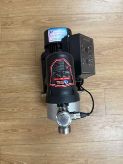Bơm tăng áp biến tần Showfou IVT-450AE nhìn từ trên, tem thông số